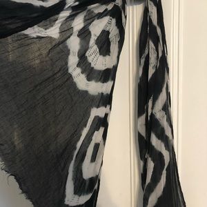 black & white scarf.